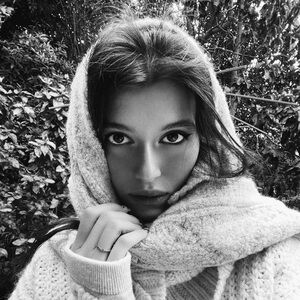 Meet your Posher, Amina